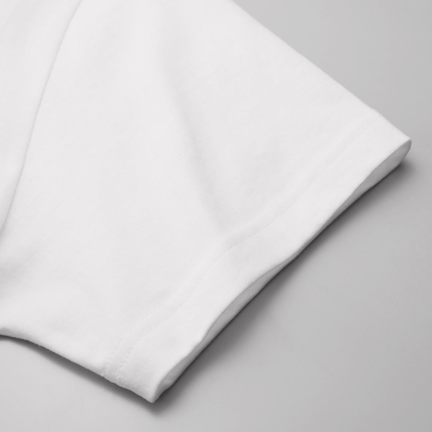シンプルワンポイントアクセント半袖Tシャツ